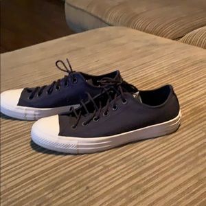 Men’s converse shoes size 8